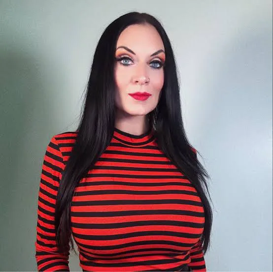Dani Thompson - Biography
