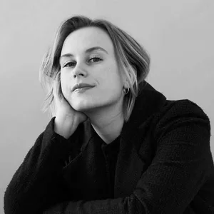 Emma Bones - Biography