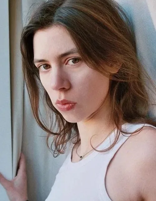 Pauline Acquart Biography: Age, Parents, Net Worth, Movies & TV Shows, Height, Nationality