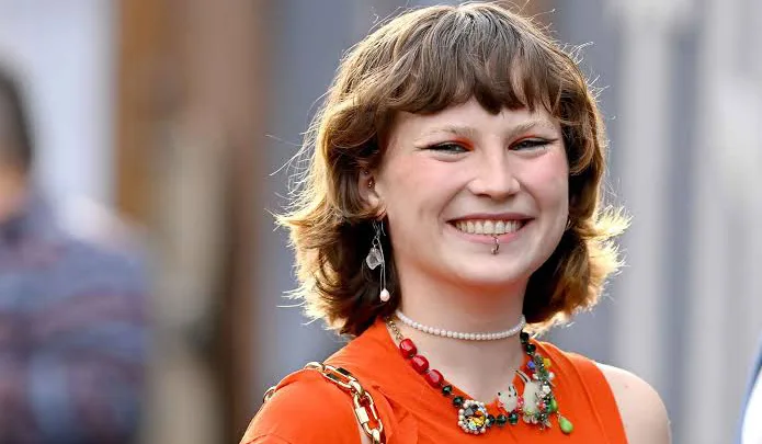 Björk’s daughter, Ísadóra Bjarkardóttir Barney Biography: Modelling, TV Shows, Age, Height, Net Worth, Songs, Parents, Movies, YouTube