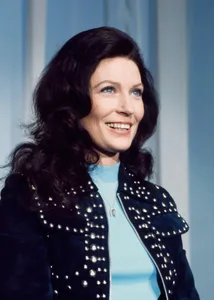 Loretta Lynn - Biography