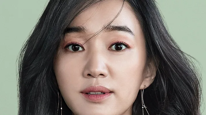 Soo Ae Biography: Age, Height, Net Worth, Parents, Movies & TV Shows, Career, Siblings, Partner