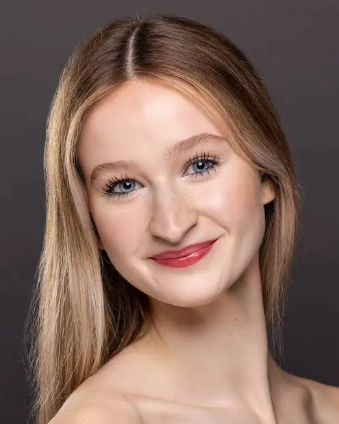 Melanie McIntire - Biography