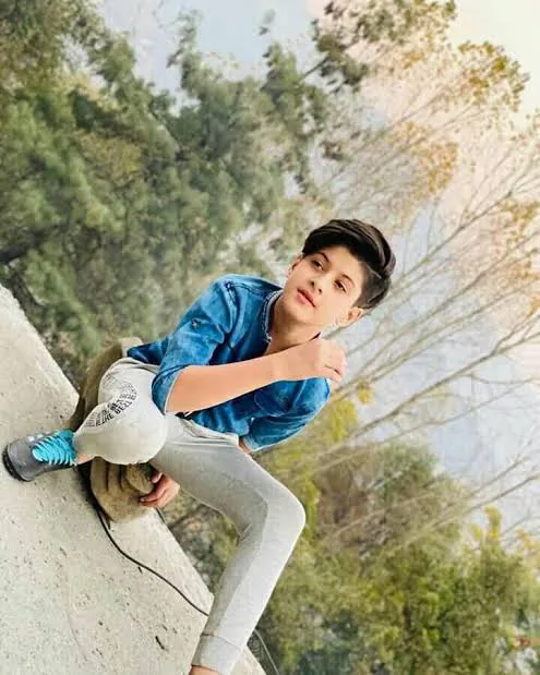 Faiq Mansoor Biography: Modelling, Instagram, Age, Parents, Brother, Height, Girlfriend, Net Worth, TV Shows, Nationality