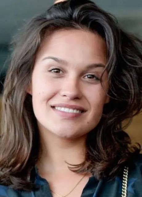 Holly Mae Brood Biography: Age, Net Worth, Partner, Height, Movies & TV Shows, Parents