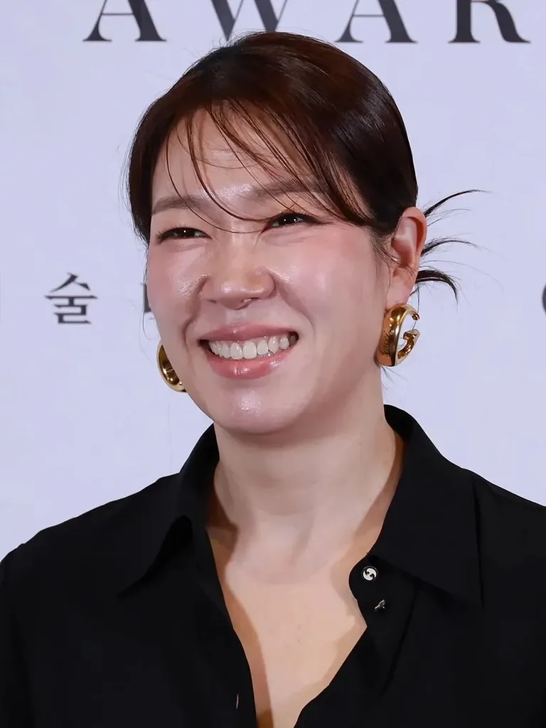 Yeom Hye-ran - Biography