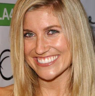 Clay Buchholz’s wife, Lindsay Clubine Biography: Husband, Age, Height, Net Worth, Kids, Career