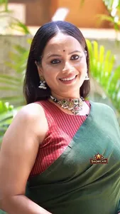 Smita Tambe - Biography