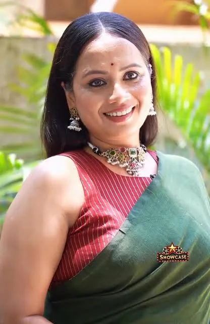 Smita Tambe Biography: Age, Husband, Height, Net Worth, Parents, Movies & TV Shows, Awards