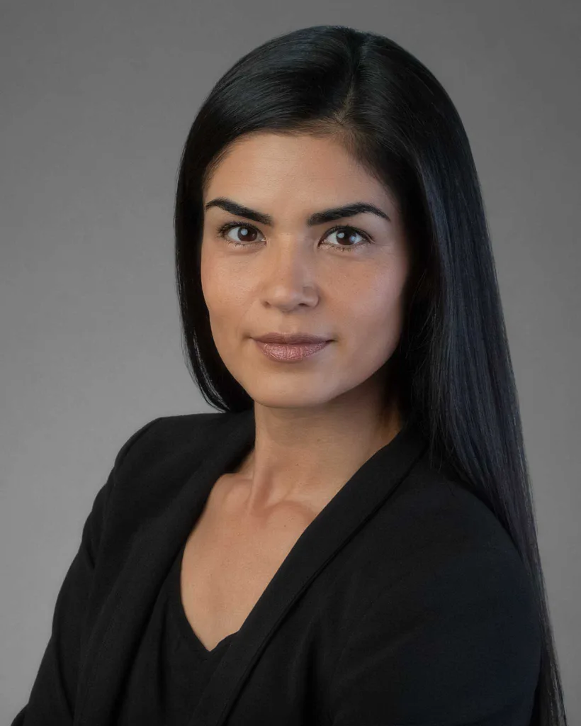Alma Sisneros - Biography