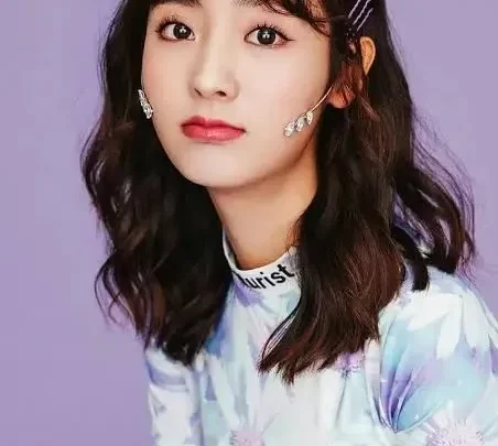Xing Fei Biography: Height, Net Worth, Movies, Boyfriend, Age, Ethnicity, Parents, Songs