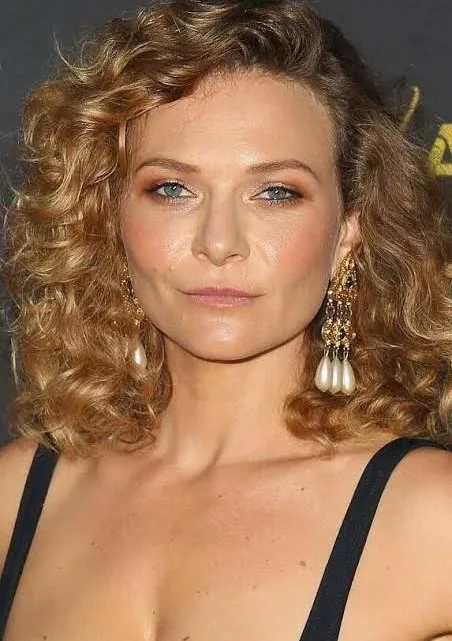 Leeanna Walsman Biography: Net Worth, Height, Movies, Parents, Ethnicity,  Husband, Awards, Age
