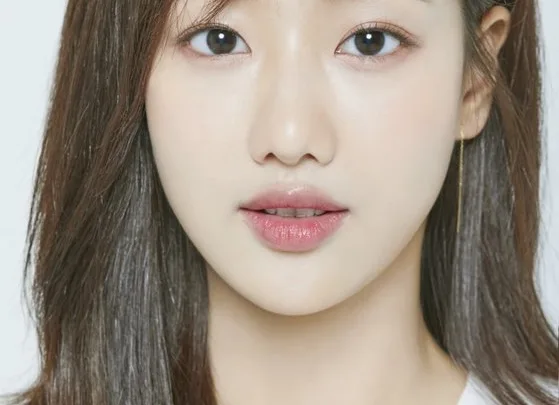 Lee Na-eun Biography: Age, Height, Net Worth, Parents, Sister, APRIL, Movies & TV Shows, Boyfriend