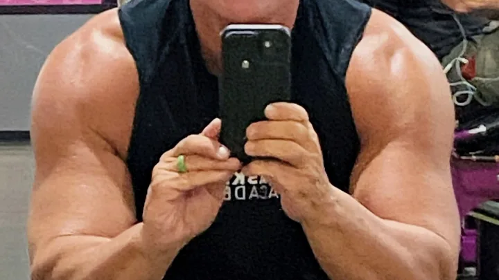 Chris Hahn Biography: Age, Parents, Net Worth, Height, Movies & Wrestling Career, Spouse