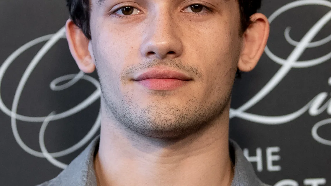 Eli Brown Biography: Age, Girlfriend, Parents, Siblings, Net Worth, Movies & TV Shows, Height