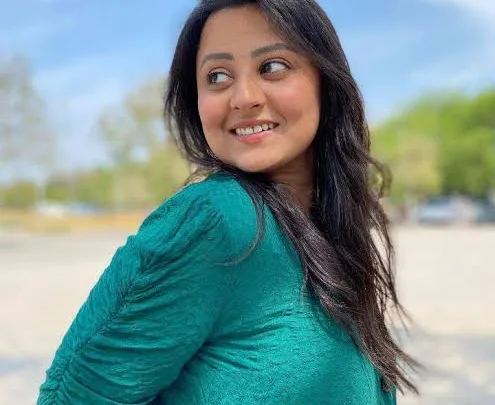 Mridula Mahajan Biography: Age, Height, Net Worth, Parents, Siblings, Movies & Web Series, Partner