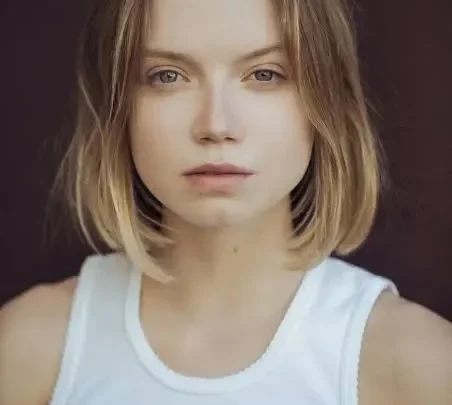 Eden Ducourant Bio: Net Worth, Parents, Age, Boyfriend, Height, Movies, Instagram