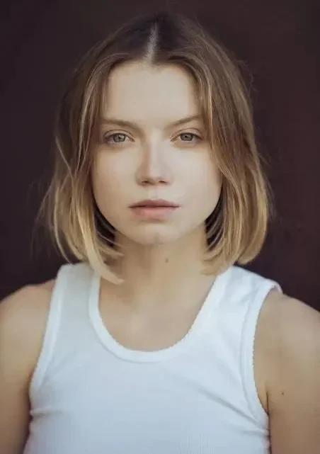 Eden Ducourant Bio: Net Worth, Parents, Age, Boyfriend, Height, Movies, Instagram