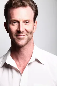 Aaron Hendry - Biography