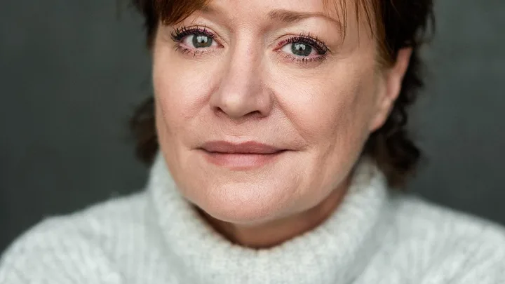 Laurie Brett Biography: Age, Husband, Height, Net Worth, Kids, Movies & TV Shows, Career