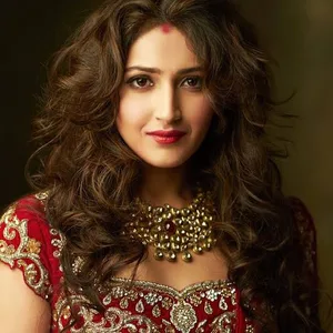 Sayyeshaa - Biography