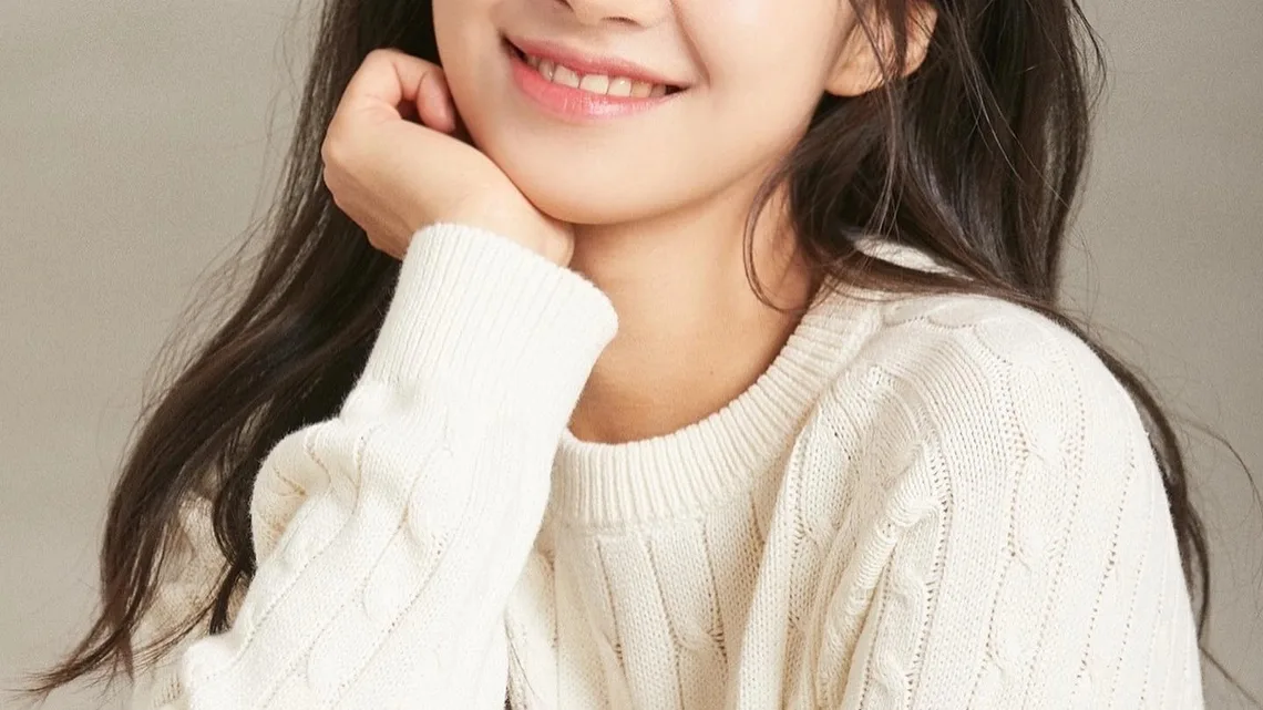 Kim Min-ah Biography: Age, Height, Net Worth, Boyfriend, Sister, Parents, TV Shows, Education