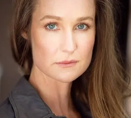 Edwina Wren Biography: Awards, Net Worth, Age, Height, Books, Husband, Movies