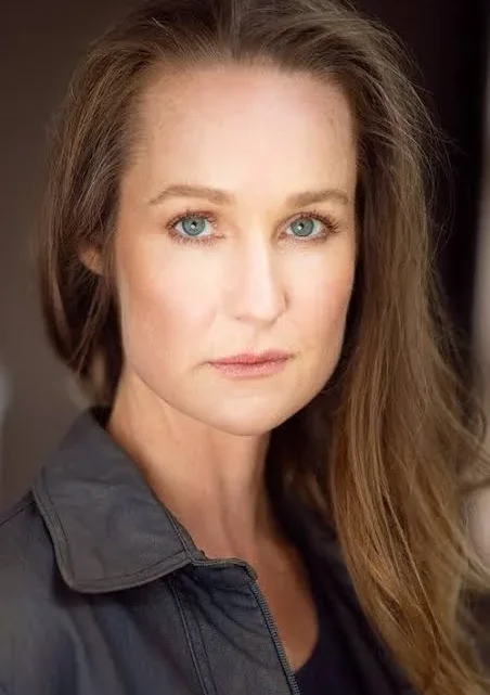 Edwina Wren Biography: Awards, Net Worth, Age, Height, Books, Husband, Movies
