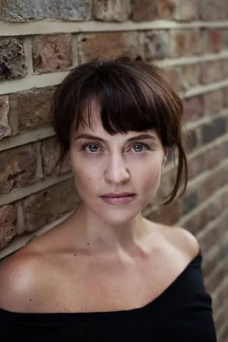 Ania Sowinski - Biography