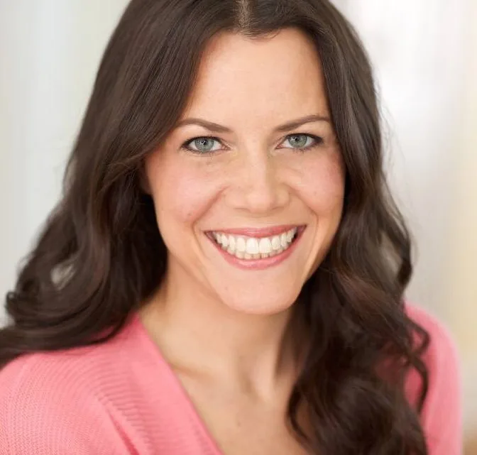 Emily Bauer Biography: Husband, Age, Kids, Height, Net Worth, Parents, Movies & TV Shows, Partner