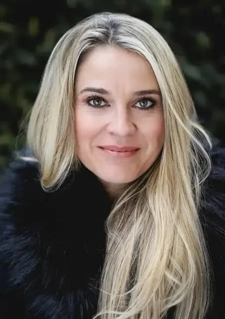 Alexandra Davies Biography: Ethnicity, Height, Net Worth, Age, Movies, Husband, Instagram