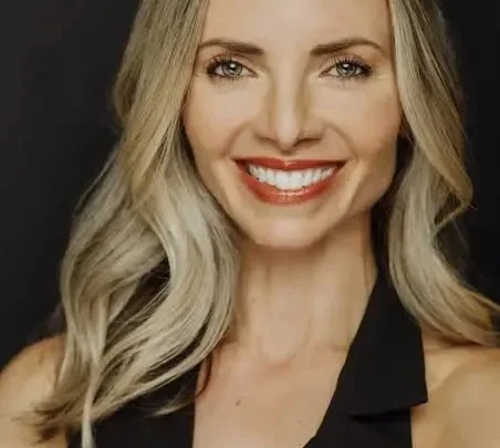 Sarah Christine Smith Biography: Husband, Movies, Net Worth, Age, Height, Songs