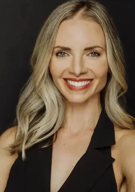 Sarah Christine Smith Biography: Husband, Movies, Net Worth, Age, Height, Songs