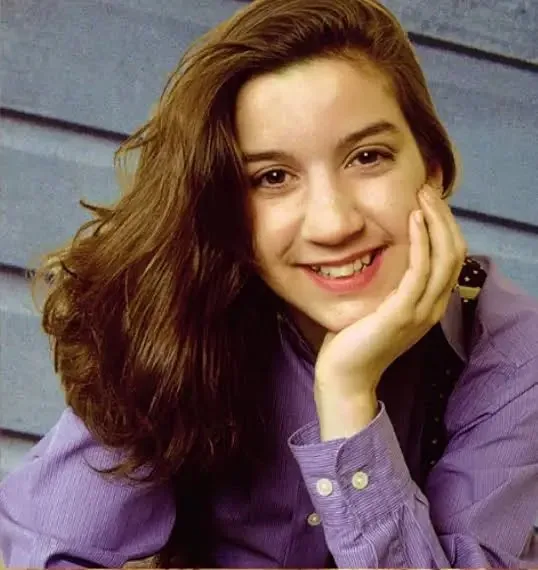 Alison Fanelli - Biography