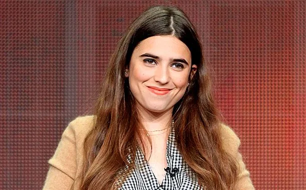 Clara Mamet Biography: Age, Parents, Net Worth, Height, Movies & TV Shows, Siblings, Partner