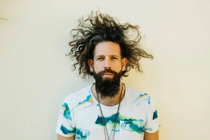 Elan Gale - Biography