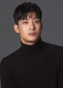 Lee Myeong-Ro - Biography