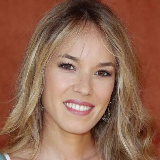 Élodie Fontan - Biography