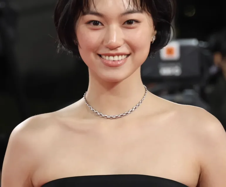 Kim Do-yeon Bio: Net Worth, Age, Songs, Height, Parents, Albums, Movies & TV Shows, Partner