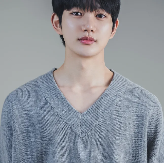 Yoon Sang-hyun Biography: Wife, Kids, Age, Net Worth, Height, Parents, Movies & TV Shows