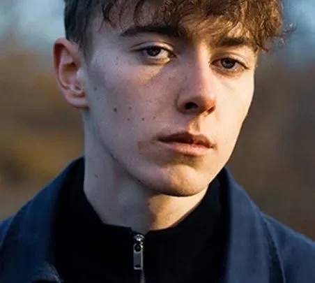 Stephen McMillan Biography: Net Worth, Ethnicity, Awards, Parents, Age, Girlfriend, Movies