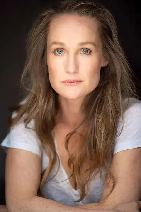 Edwina Wren - Biography