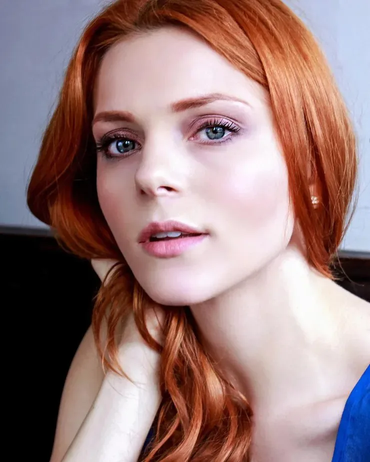 Amber Skye - Biography
