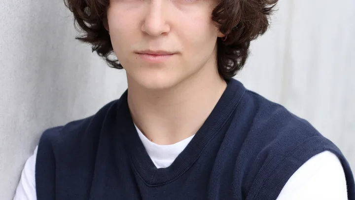 Zach Burger Biography: Net Worth, Movies, TV Shows,  Age, Height, Career, Parents, Girlfriend, Instagram