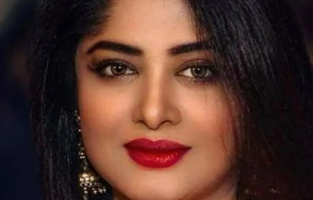 Moushumi Biography: Husband, Age, Kids, Height, Net Worth, Parents, Movies, Siblings