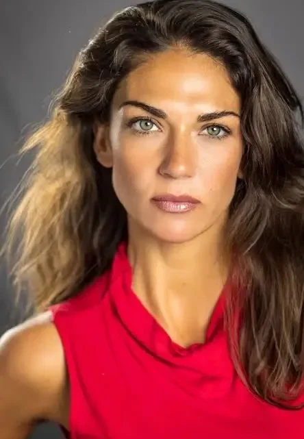 Lorena Bernal Biography: Husband, Net Worth, Height, Age, Children, Books, Awards