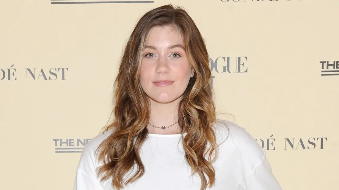 Laura Dreyfuss Biography: Husband, Age, Height, Net Worth, Songs, Movies & TV Shows, Awards
