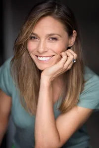 Zoe Naylor - Biography