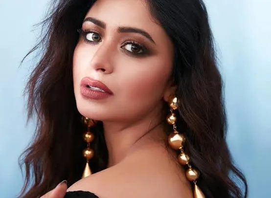 Ritabhari Chakraborty Biography: Age, Parents, Siblings, Net Worth, Fiancé, Movies, Career
