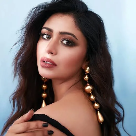 Ritabhari Chakraborty Biography: Age, Parents, Siblings, Net Worth, Fiancé, Movies, Career